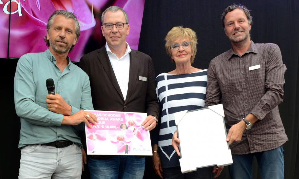Eric Moor wint dit jaar de Klaas Schoone Award voor de ontwikkeling van de innovatieve potkraag voor de phalaenopsis.