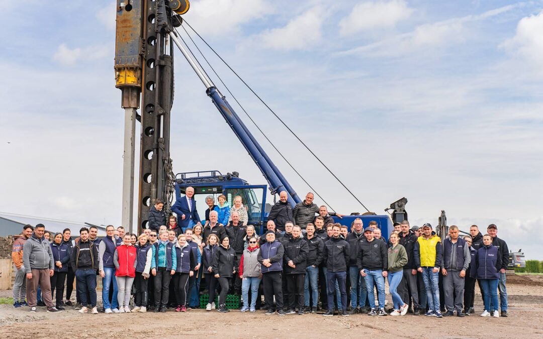 Ronico slaat eerste paal voor innovatieve, energieneutrale kas